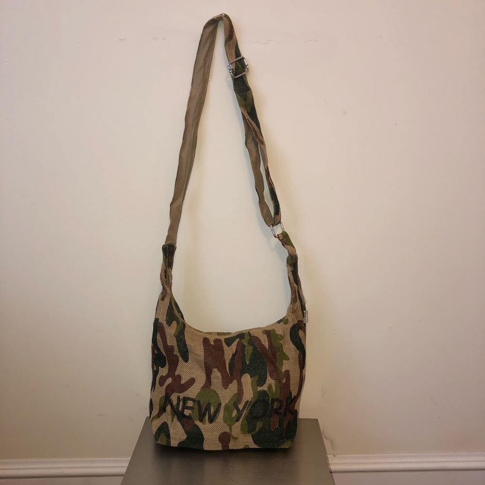 NEW YORK Shoulder Bag